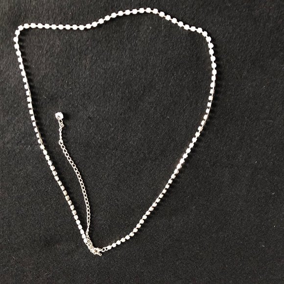 Women's long necklace silver tone metal shiny 32"-34" long - Picture 1 of 5